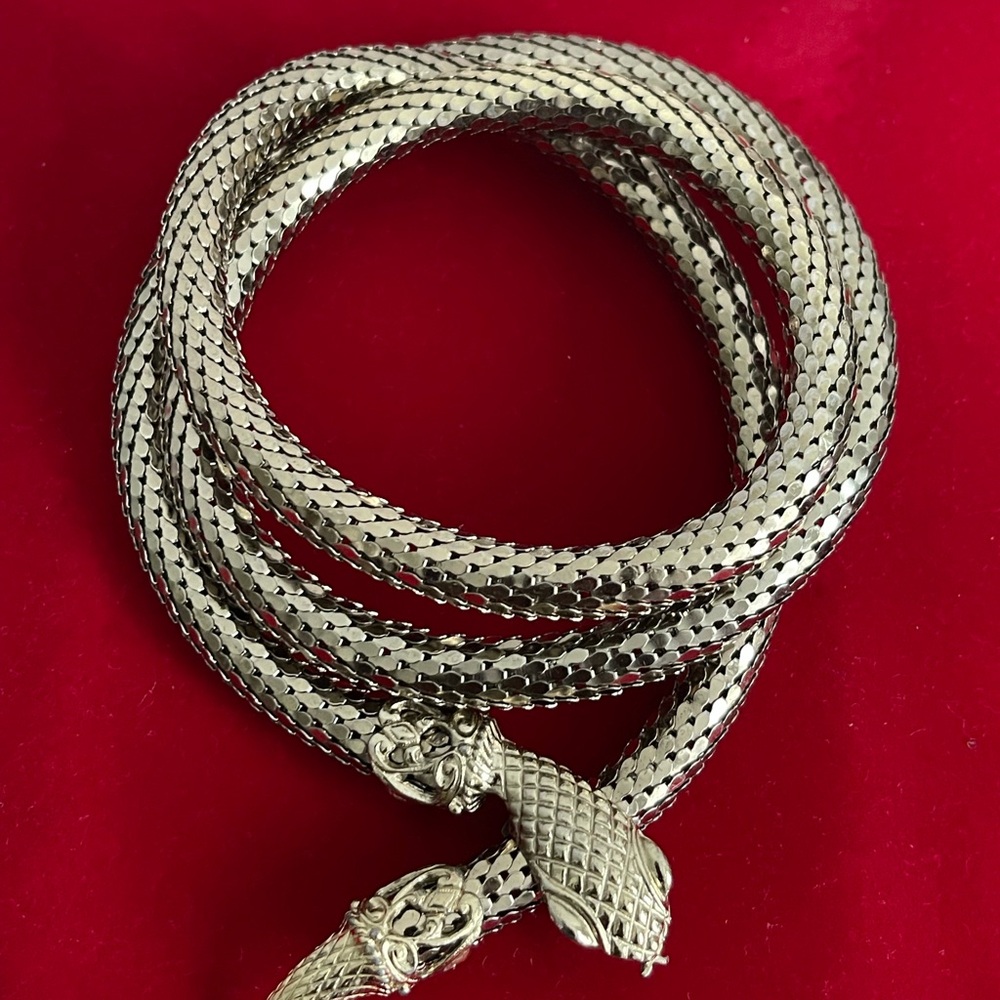 Vintage 60’s WHITING & DAVIS Gold Tone Mesh Snake Belt/ Necklace - Picture 4 of 16
